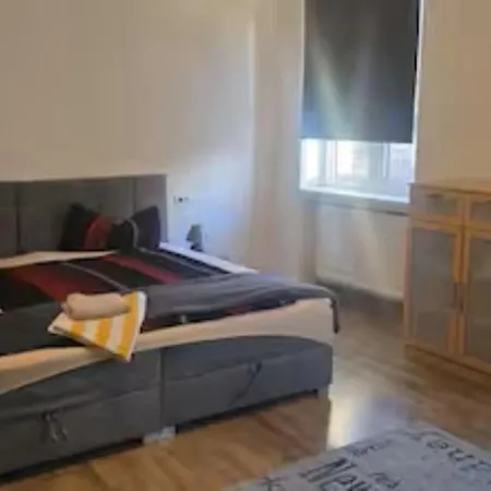 Apartamento Schöne Vollausgestattete Gästewohnung Direkt In Der Gartenstadt Und Nähe Geiseltalsee Für 1 Person 2402 Leuna