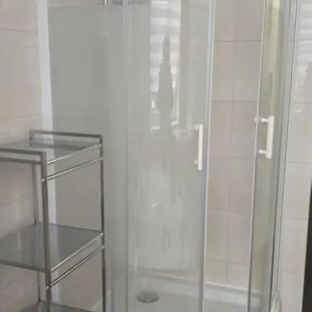 Schöne Vollausgestattete Gästewohnung Direkt In Der Gartenstadt Und Nähe Geiseltalsee Für 1 Person 2402 *