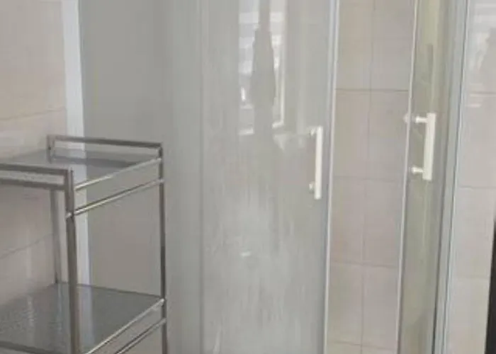 Schöne Vollausgestattete Gästewohnung Direkt In Der Gartenstadt Und Nähe Geiseltalsee Für 1 Person 2402 *