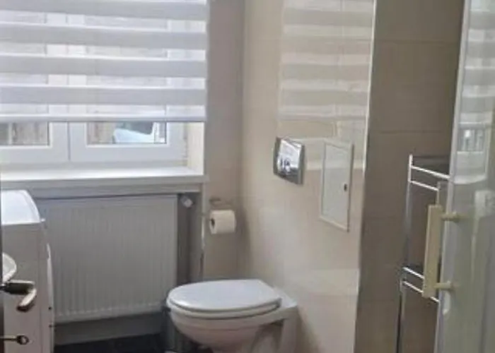 Schoene Vollausgestattete Gaestewohnung Direkt In Der Gartenstadt Und Naehe Geiseltalsee 2402